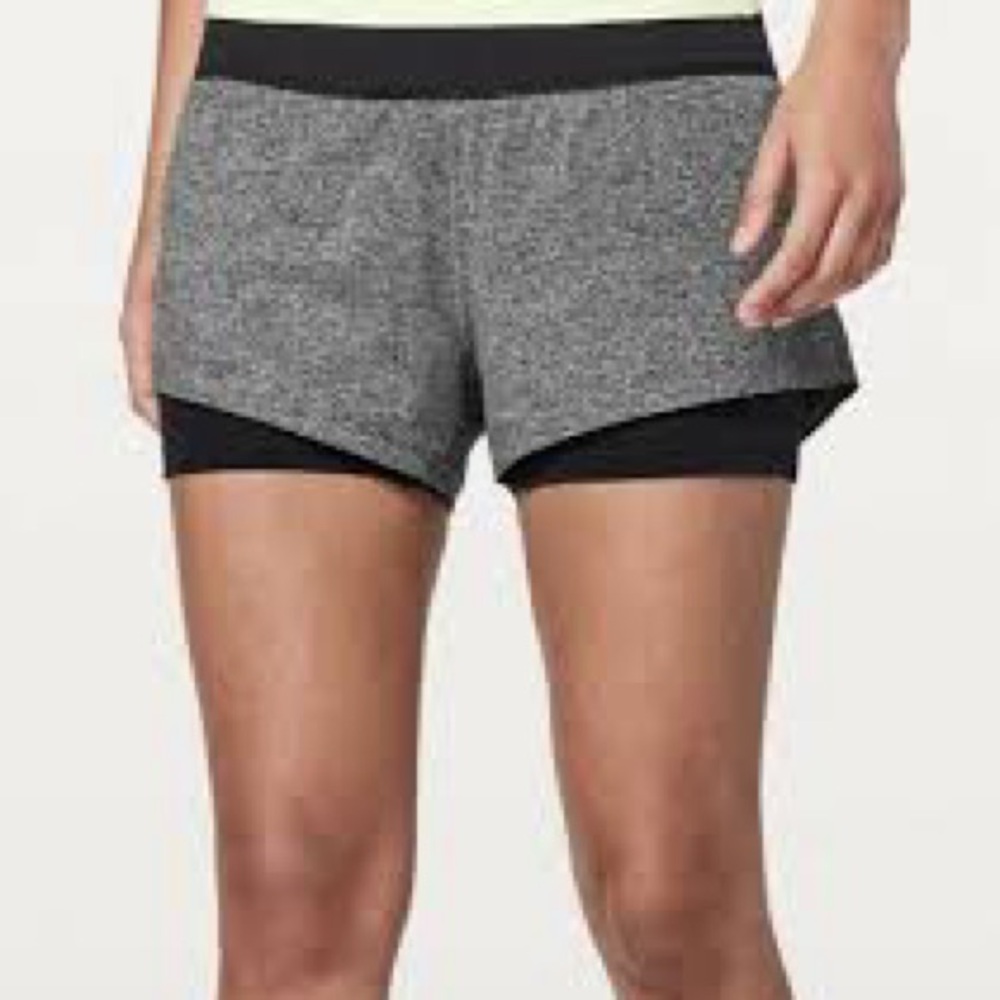 Lululemon Seamless Moves 2.5” Shorts